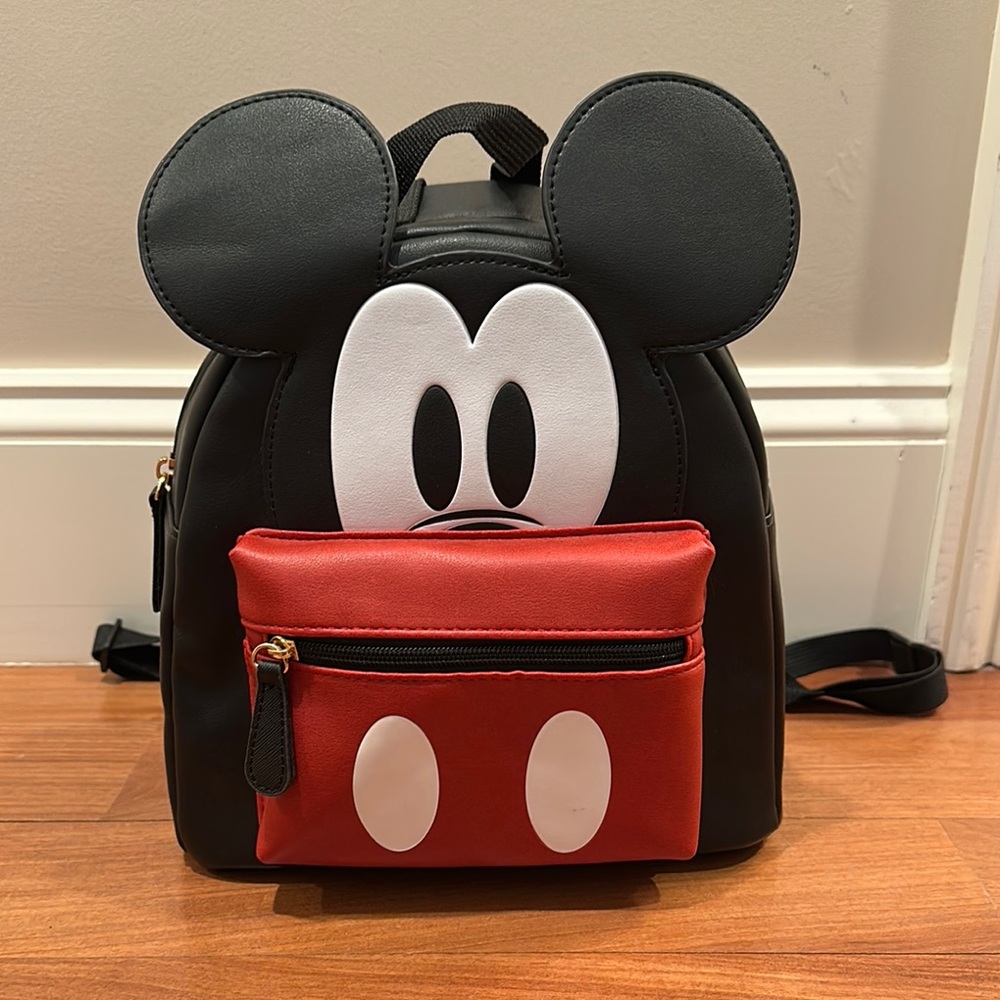 NWOT Disney Mickey Mouse Backpack